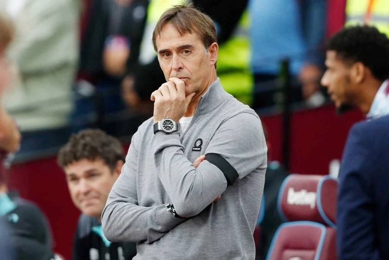 HLV Julen Lopetegui đang chịu áp lực lớn sau khởi đầu tệ hại của West Ham.